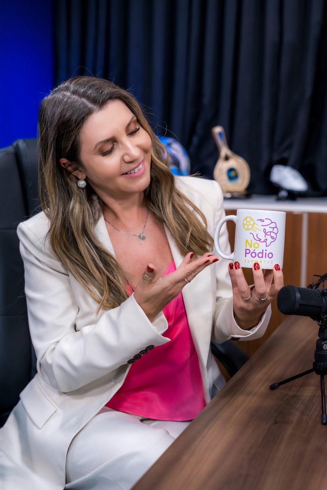 Dra. Andréia Batista no estúdio do No Pódio Esportes
